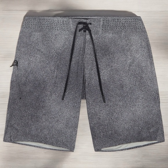 LuLuLemon Current State Short in Color Carbon Mist Graphite Grey Size 28 - Picture 1 of 9